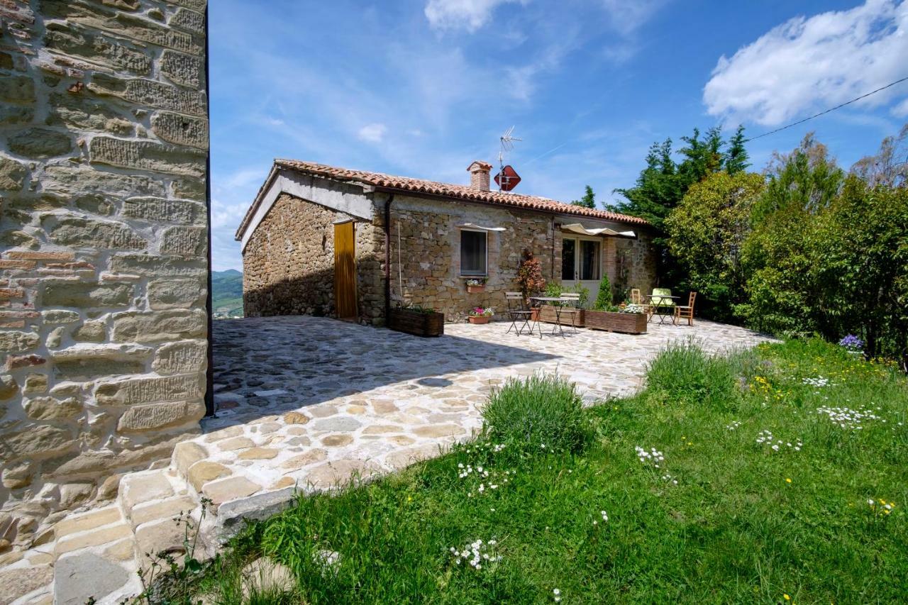 Palazzo Serre - Natura & Piscina San Leo Buitenkant foto